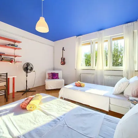 Apartment Feeling Good
